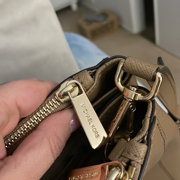 MICHAEL KORS SUTTON Saffiano Beige LEATHER MEDIUM SATCHEL BAG PURSE - Picture 7 of 7